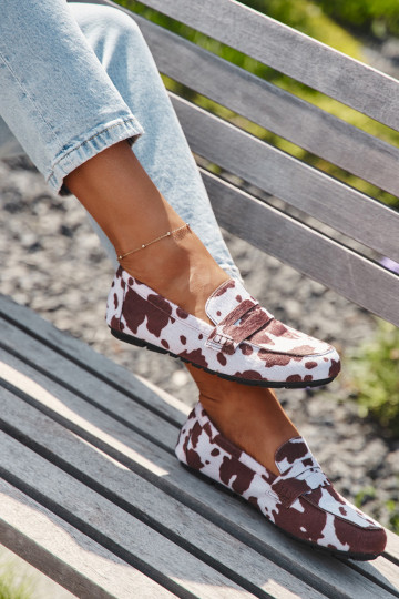 Naiste tasapinnalised mokasiinid lapidega pruuni-valge värvi "Soreline"