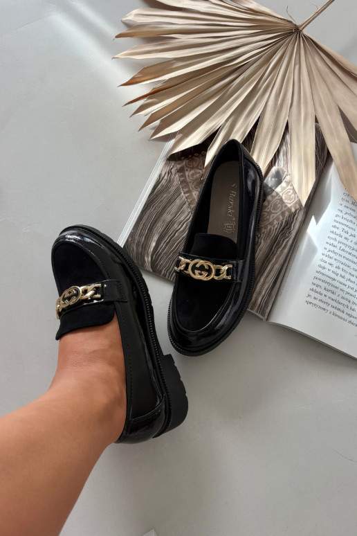 Läikivad naiste mokasiinid kuldsete detailidega S.Barski HY52-540 musta värvi