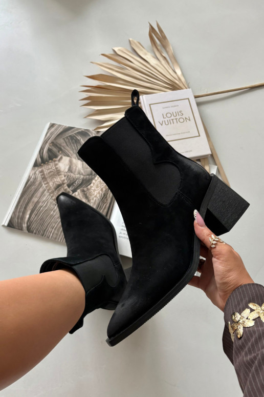 Nahk-zomšist saapad sooja voodriga seest Artiker 57C0049 musta värvi