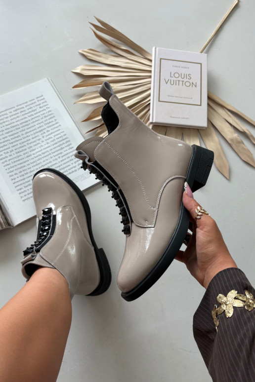 Naiste saapad naturaalsetest nahast lakiefektiga D&A MR52-108 liivavärvi