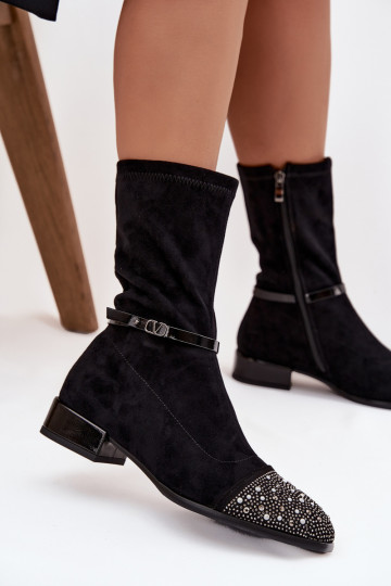 Naiste saapad madala kontsaga kaunistuse ja rihmadega D&A MR52-165 musta värvi