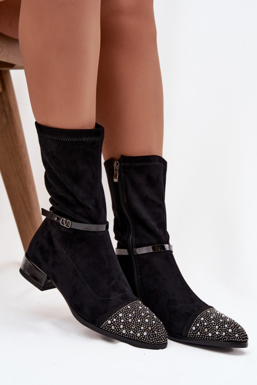 Naiste saapad madala kontsaga kaunistuse ja rihmadega D&A MR52-165 musta värvi