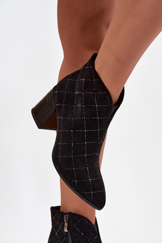 Naiste saapad kaunistusega D&A MR52-133 musta värvi