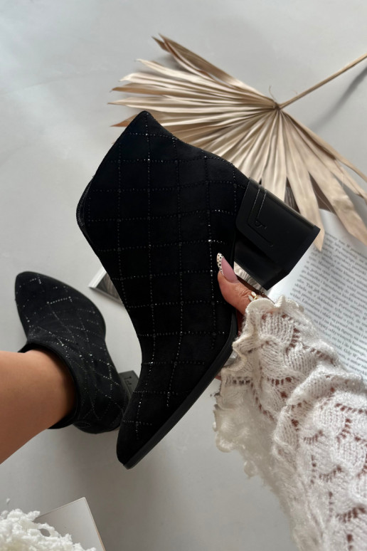 Naiste saapad kaunistusega D&A MR52-133 musta värvi