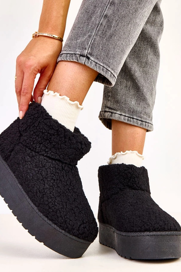 Lasso mustad lumebootsid... 2