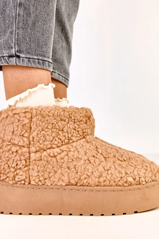 Lasso heledat pruunid lumebootsid...