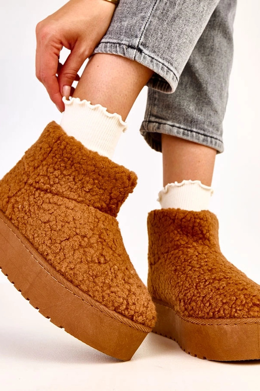 Lasso pruunid lumebootsid lambanahast...