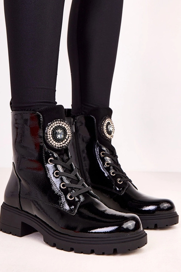 Mustad lakotie traper... 2