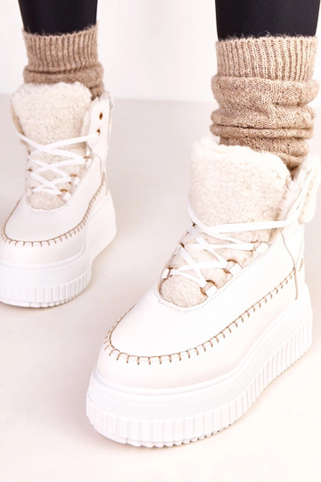 Valged soojad sportlikud... 2