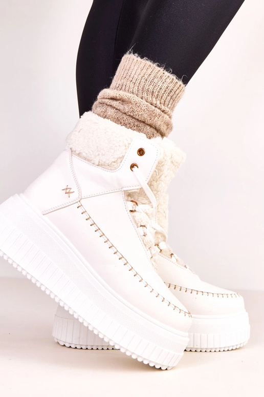 Valged soojad sportlikud...