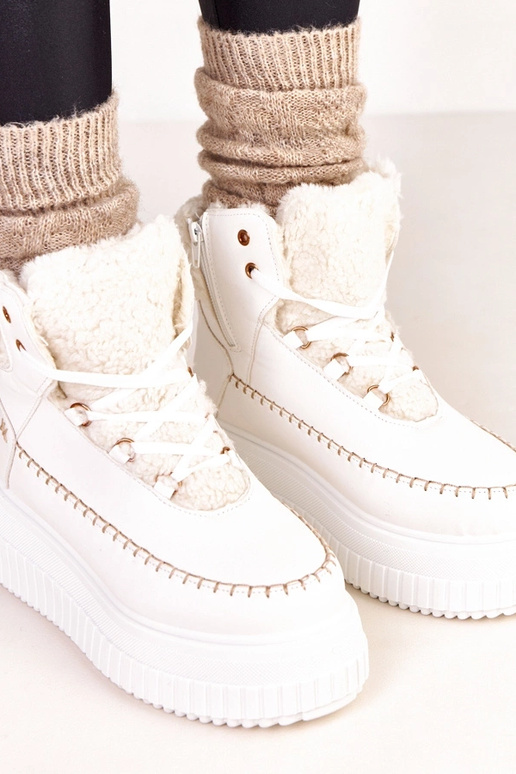 Valged soojad sportlikud...