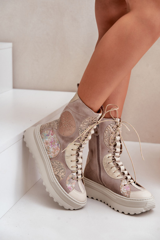 Pealhk Seemisnahast kingad platvormiga voodriga Sellel onciejka 06565-04 beeži värvi Pealhk Seemisnahast kingad platvormiga voodriga Sellel onciejka 06565-04 beeži värvi