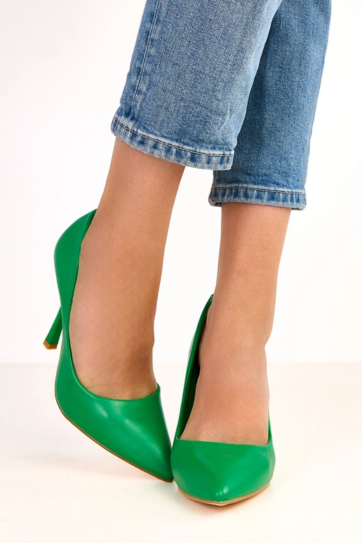 Roheline klassikaline kõrge kontsaga...