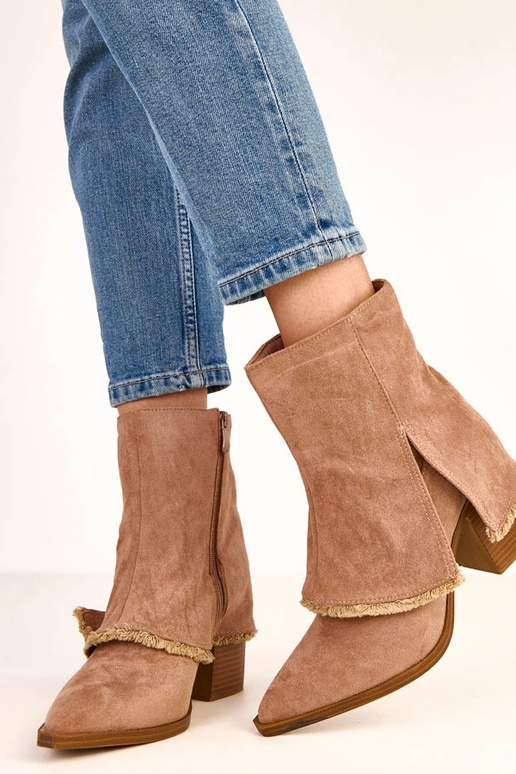 Kreemjad poolsaapad kontsaga ja... Kreemjad poolsaapad kontsaga ja...