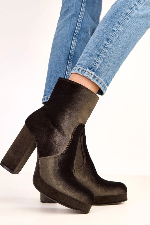 Rohelised läikivad poolsaapad... Rohelised läikivad poolsaapad...