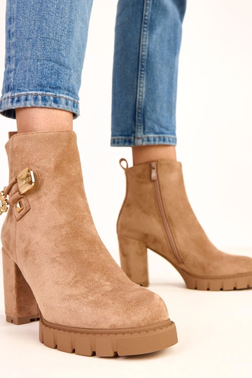 Pruunid poolsaapad kontsaga...