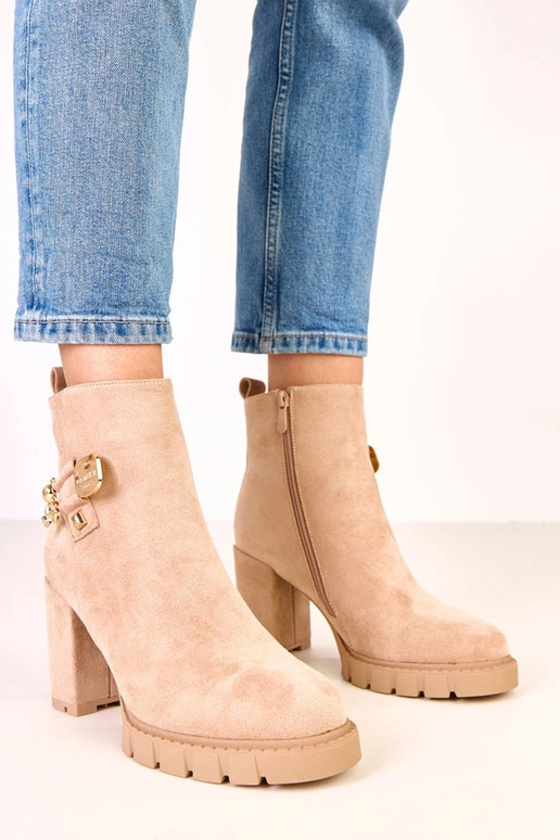 Kreemjad poolsaapad kontsaga kuldse... Kreemjad poolsaapad kontsaga kuldse...