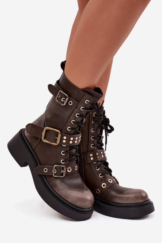 voodriga saapad Pealiste omad neetide ja pandlaga pruunid värvi Sellel onrisse voodriga saapad Pealiste omad neetide ja pandlaga pruunid värvi Sellel onrisse