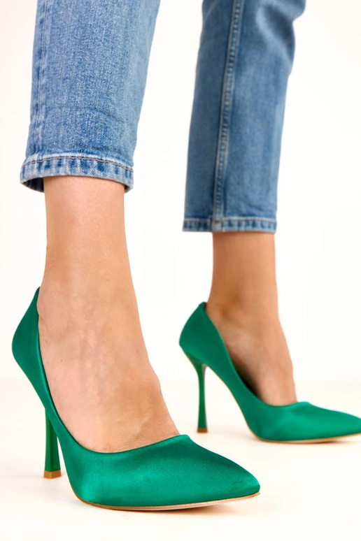 Rohelised kontsakingad satiinist... Rohelised kontsakingad satiinist...