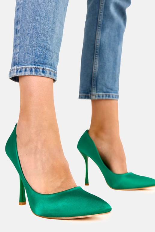 Rohelised kontsakingad satiinist... Rohelised kontsakingad satiinist...