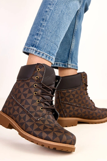 Must-pruunid tööjalatsid... 2