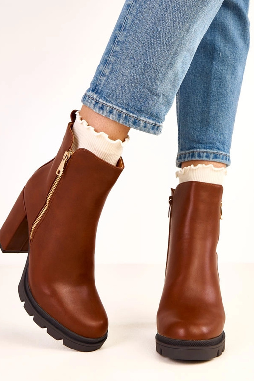 Pruunid saapad paksul kontsal Kage Pruunid saapad paksul kontsal Kage