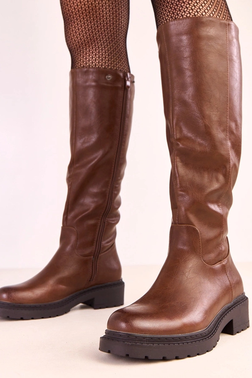 Elane pruunid kõrged saapad... Elane pruunid kõrged saapad...