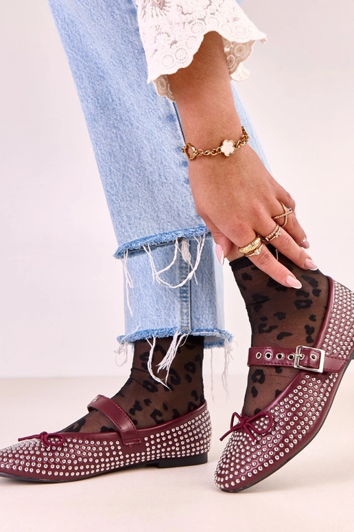 Tumedate punaste Mylie balletikinguud...