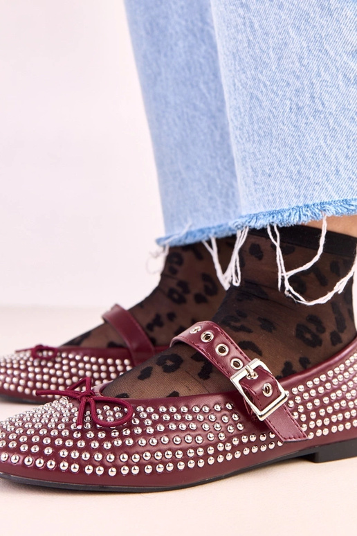 Tumedate punaste Mylie balletikinguud...