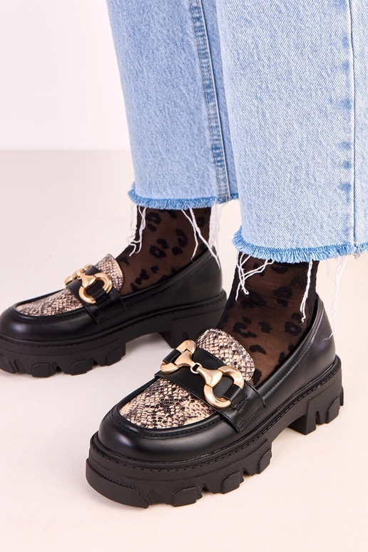 Must värvi Ruben mokasiinid maohalli... Must värvi Ruben mokasiinid maohalli...