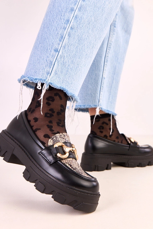 Must värvi Ruben mokasiinid maohalli... Must värvi Ruben mokasiinid maohalli...