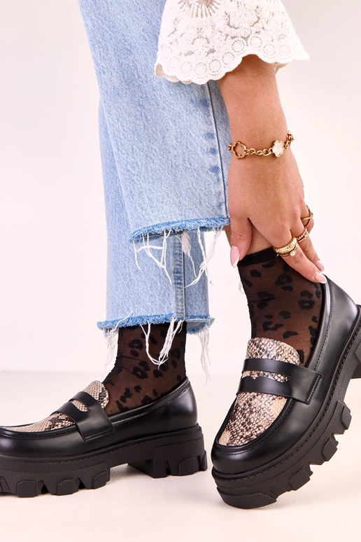 Must värvi Loles mokasiinid maohalli... Must värvi Loles mokasiinid maohalli...