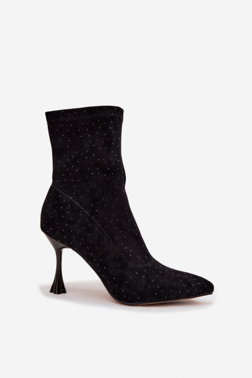 Kaunistustega Pealiste poolsaapad kõrge jämeda kontsaga D&A JC52-882 msuud Kaunistustega Pealiste poolsaapad kõrge jämeda kontsaga D&A JC52-882 msuud