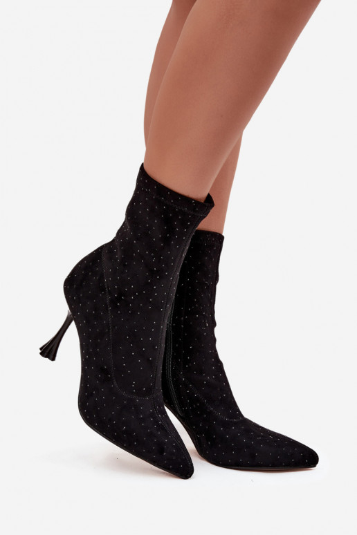 Kaunistustega Pealiste poolsaapad kõrge jämeda kontsaga D&A JC52-882 msuud Kaunistustega Pealiste poolsaapad kõrge jämeda kontsaga D&A JC52-882 msuud