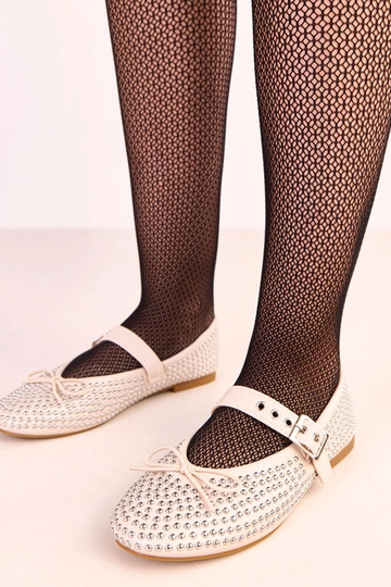 Beeži värvi ballerina kingad, kaunistatud nupud ja paelad Mylie