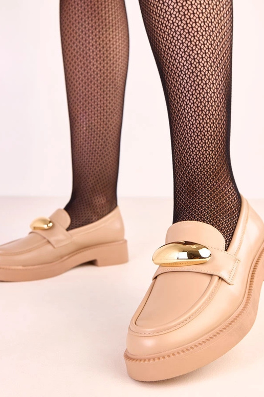 Kreemi värvi mokasiinid kuldse...