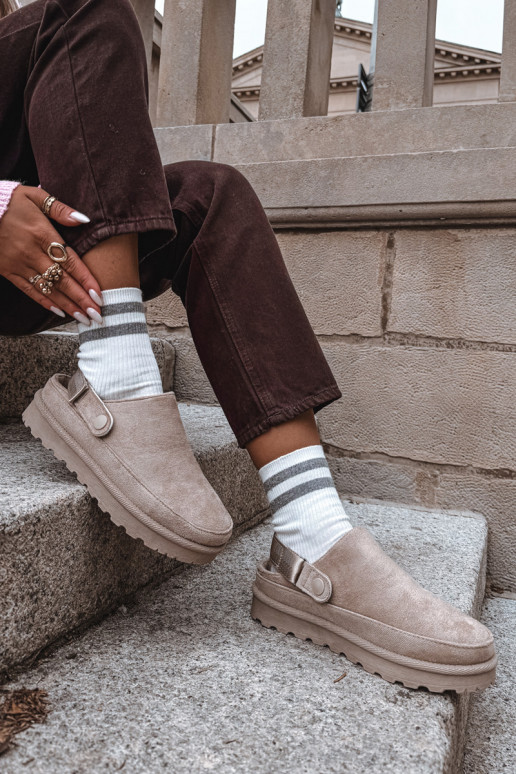 Azida beezid soojad siseriidega sussid platvormiga