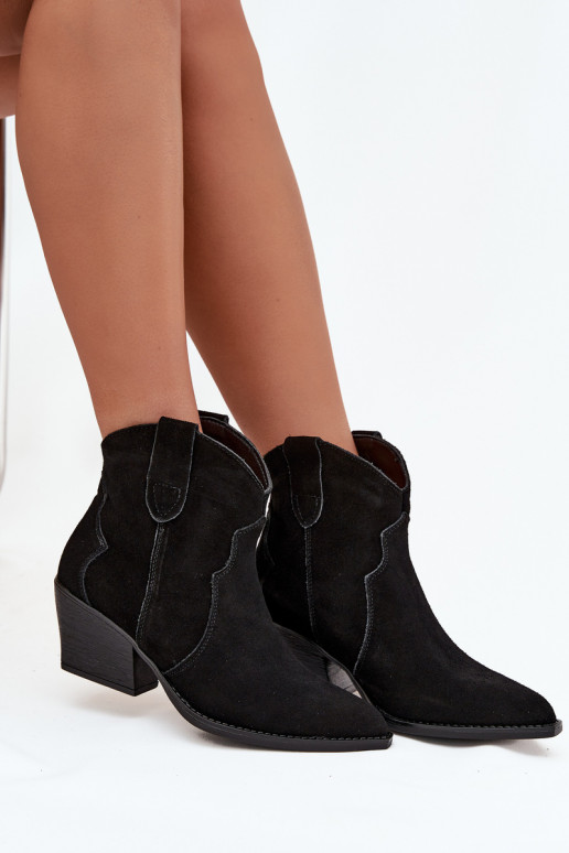 Keenud kauboistiilis naiste saapad naturaalsest sametist Beretta must