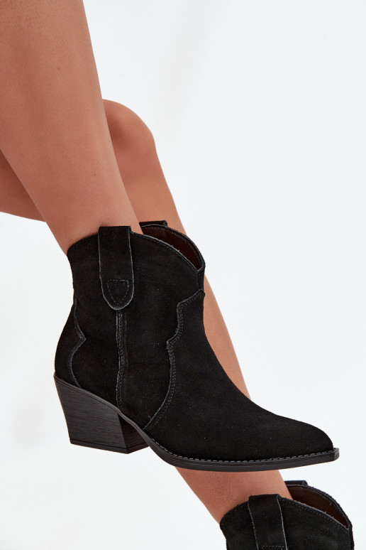 Keenud kauboistiilis naiste saapad naturaalsest sametist Beretta must