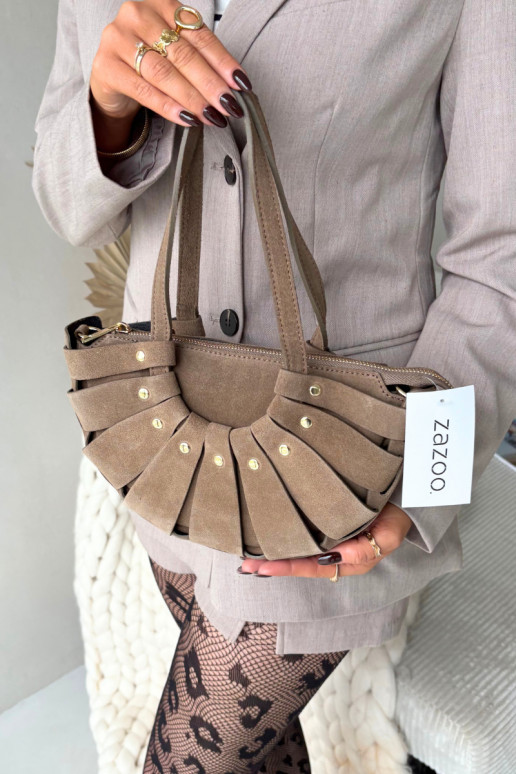 KäekottPealturalnego seemisnakhsedu elevandiluu värvi Sellel onrivane