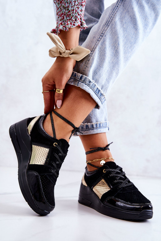 Pealiste omad seemisnakhsed spordijalatsid Kiilu peal msuud Larson