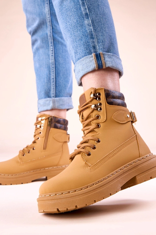 Pruunid soojad traperid matist...