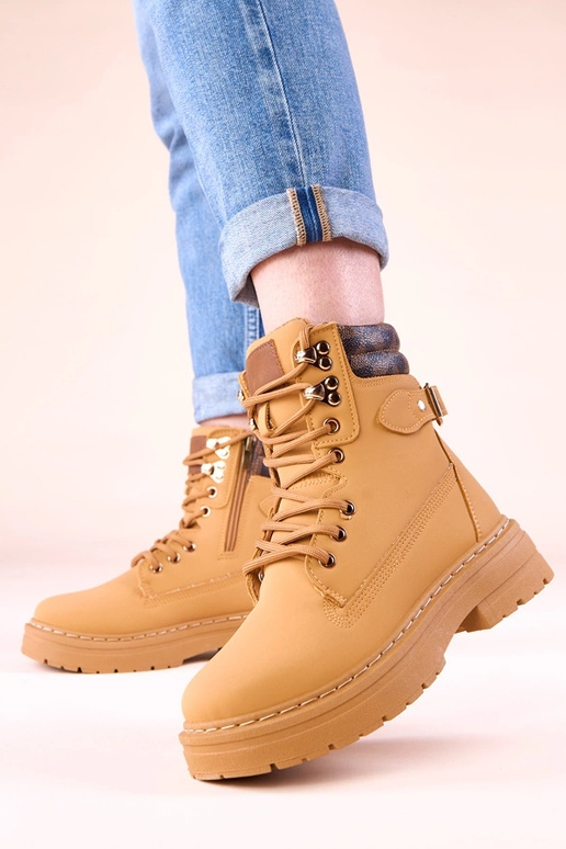 Pruunid soojad traperid matist...