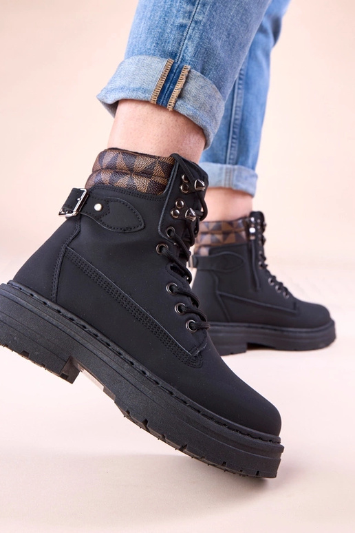 Mustad soojad traperid matist...