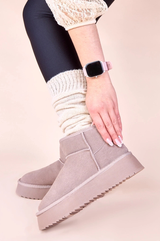 Hallid lume saapad naturaalsest...