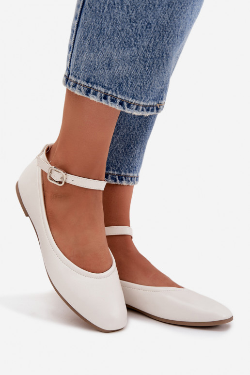 Baleriinad Pealiste omad rihmadega I neetide ja pandlaga valget värvi Janelor