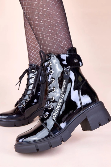 Mustad läikivad massiivsed... 2