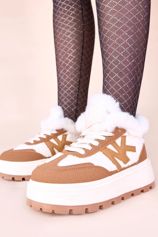 Pruunid karusnahaga vooderdatud...