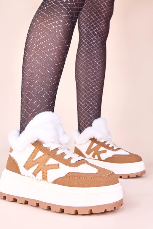 Pruunid karusnahaga vooderdatud...