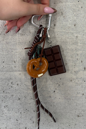 Käekott või võtmehoidja šokolaadi värvi pretzel südamega Jorine